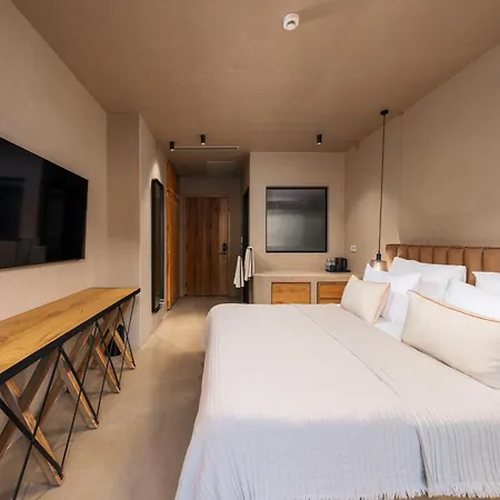 Roome Hotel